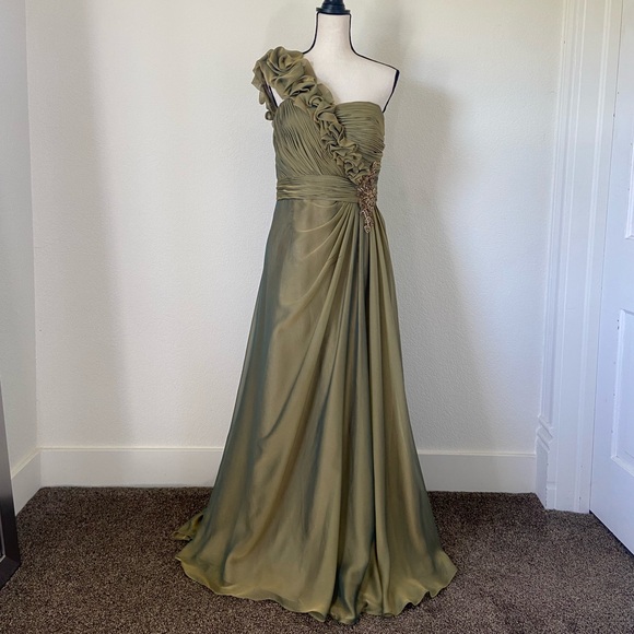 Mac Duggal Dresses & Skirts - Vintage Mac Duggal Green Ruffle Gown Size 14